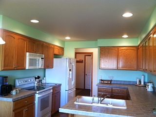 Lots of counters & cabs