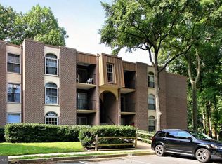 3316 Woodburn Village Dr APT 11, Annandale, VA 22003