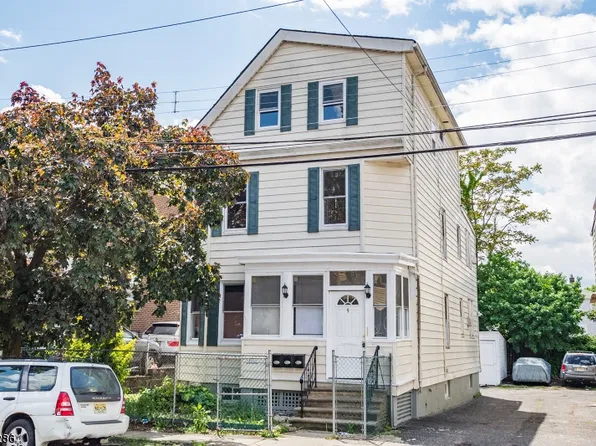 9 Leslie Pl, Irvington, NJ 07111