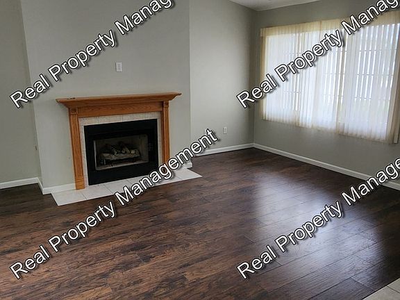 4th image of 1651 Dogwood Dr