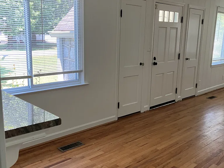 6836 Robin Dr — Photo 15