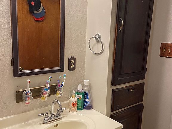 4th image of 1281 Stroman Dr