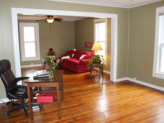 3rd image of 510 Bowlin St
