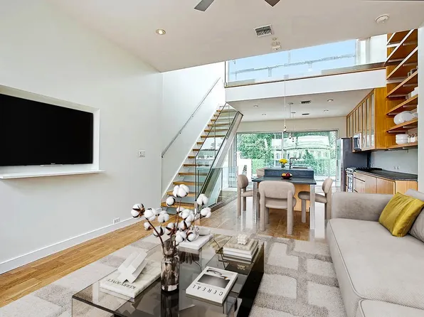 602 Bergen Street image 2 of 21