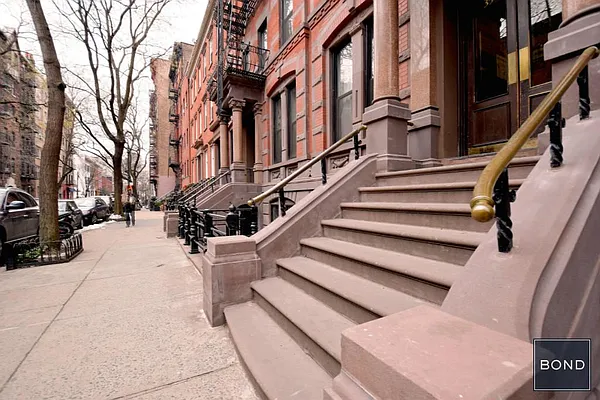 Rented by Bond New York | media 18