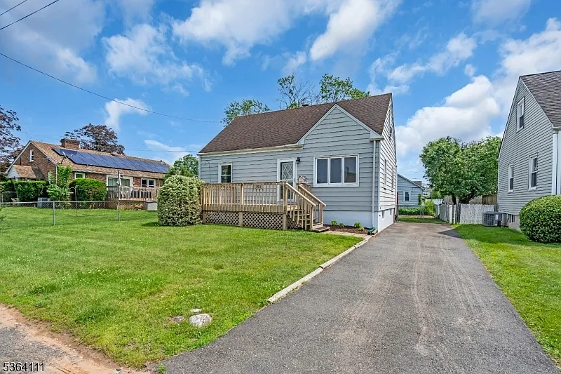 1311 Knopf St photo 1