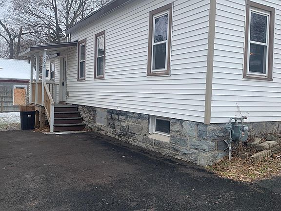 2nd image of 203 Douglas St