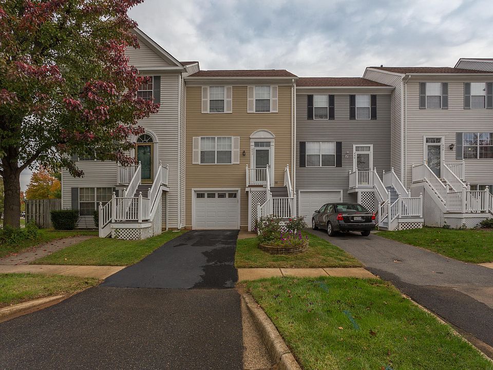 1st image of 642 Radford Ter NE