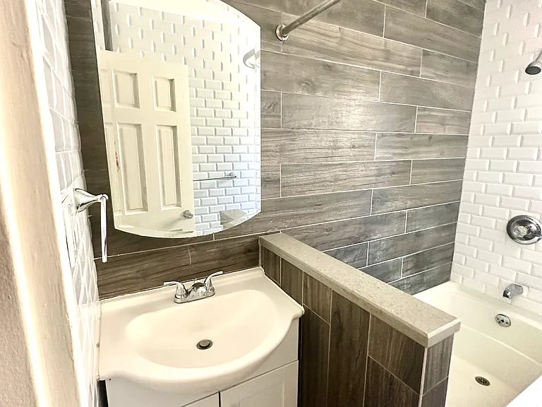 243 W 99th St #6 — Photo 4