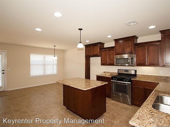 5th image of 9002 S 253rd East Ave