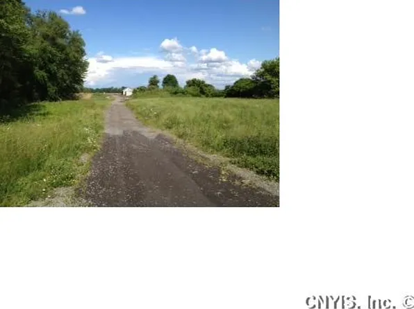 8137 Morgan Rd, Liverpool, NY 13090