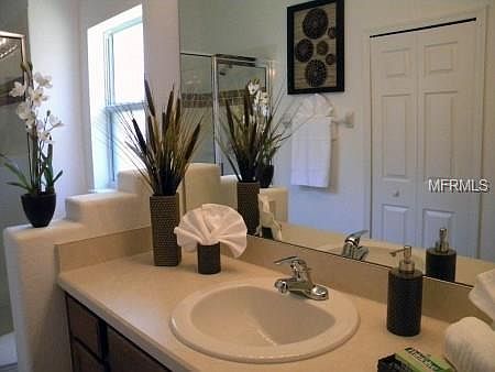 5th image of 152 Vine Dr