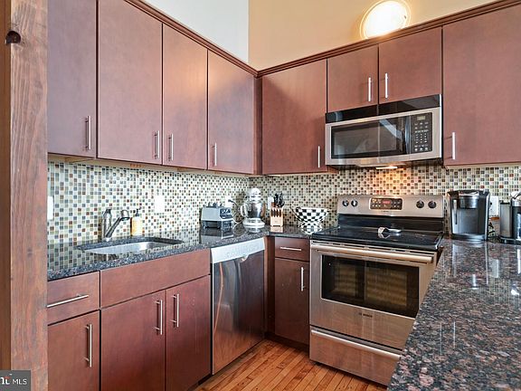 4th image of 1201-15 Fitzwater St #414