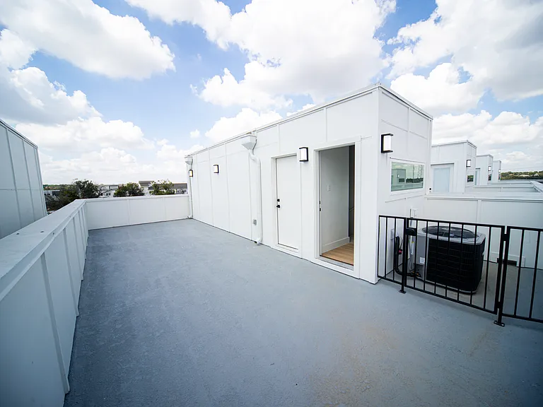 233 Urbane Crest Dr — Photo 17