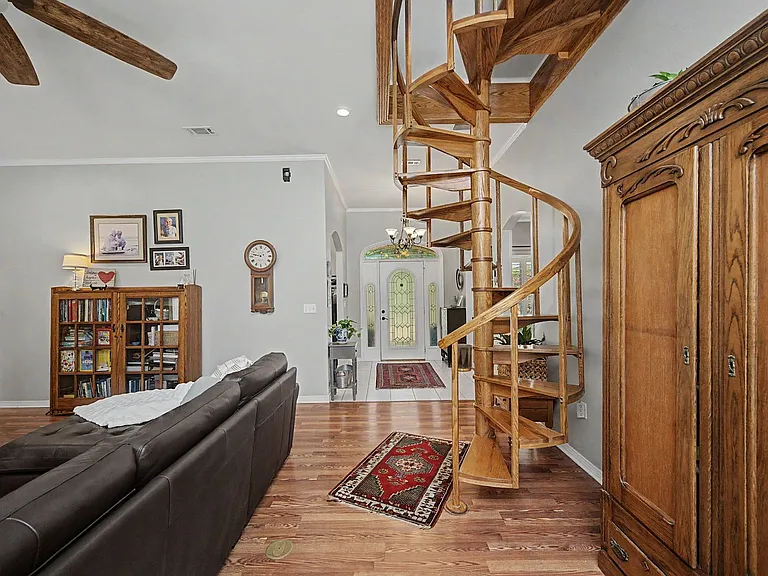 1626 Oakmont Cir — Photo 15