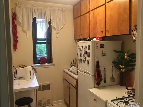 5th image of 15 Hillpark Ave