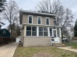 922 W Lincoln Ave, Ionia, MI 48846