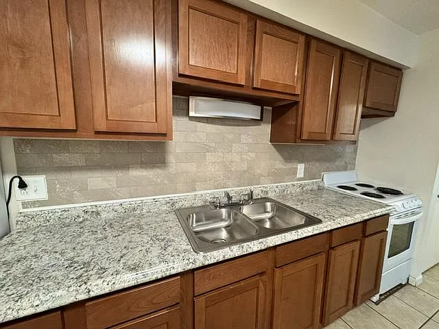 4760 Dorr St - Unit 58 — Photo 2