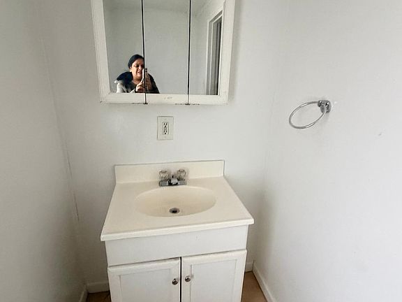 5th image of 916 N Prairie Ave