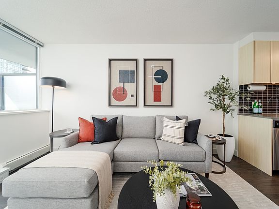 4th image of 1325 Rolston St #1703