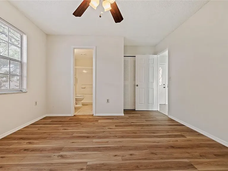7607 Glades Ct — Photo 11