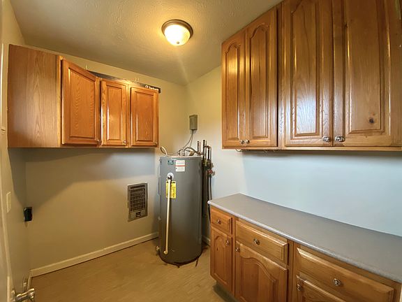 4th image of 417 N Main St #8