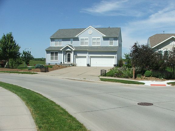 3rd image of 2360 Sand Hills Dr