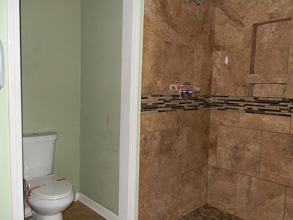 3rd image of 192 Cardinal Blvd SE