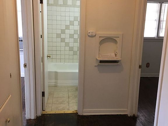 3rd image of 102 S Western St #102A