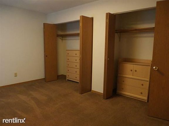 bedroom w closets