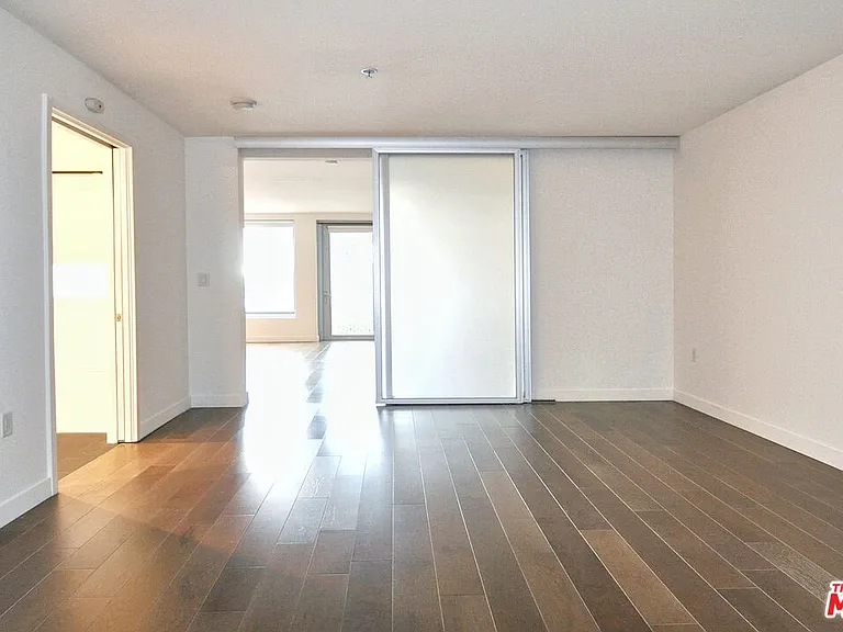 901 S Flower St #709 — Photo 13