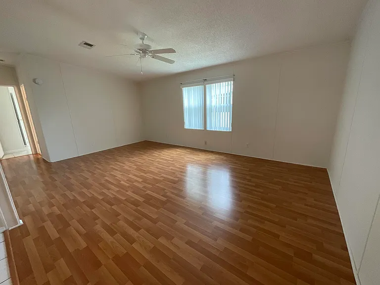 827 Sunglow St — Photo 12