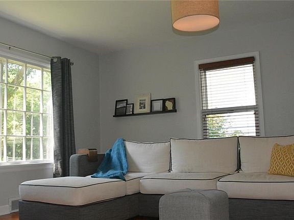 5th image of 608 W Mackie St