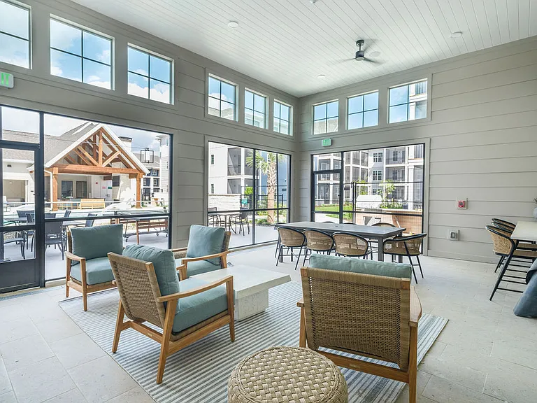 Miro Luxury Apartments — Photo 13