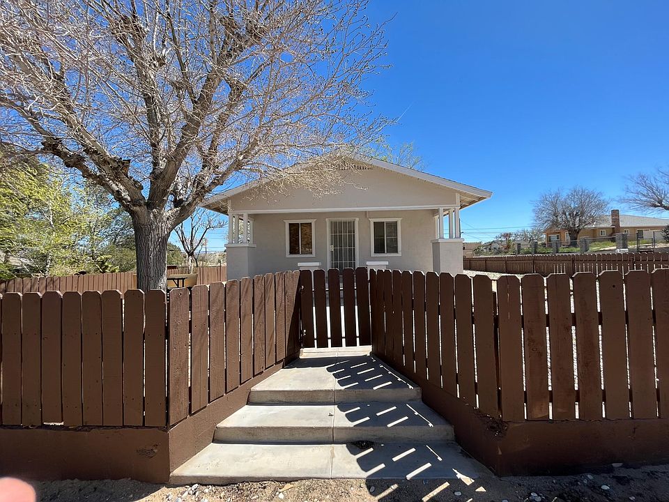 1st image of 15409 5th St