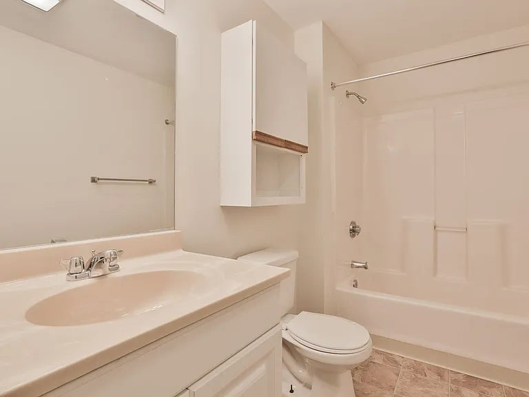 195 Eastern Ave — Photo 3