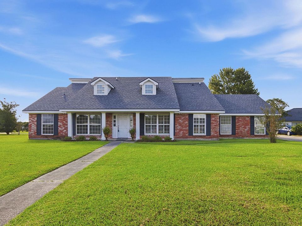 1st image of 1335 S Chateau Cir