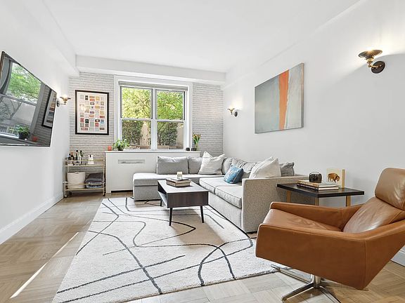 2nd image of 350 Bleecker St APT Lb