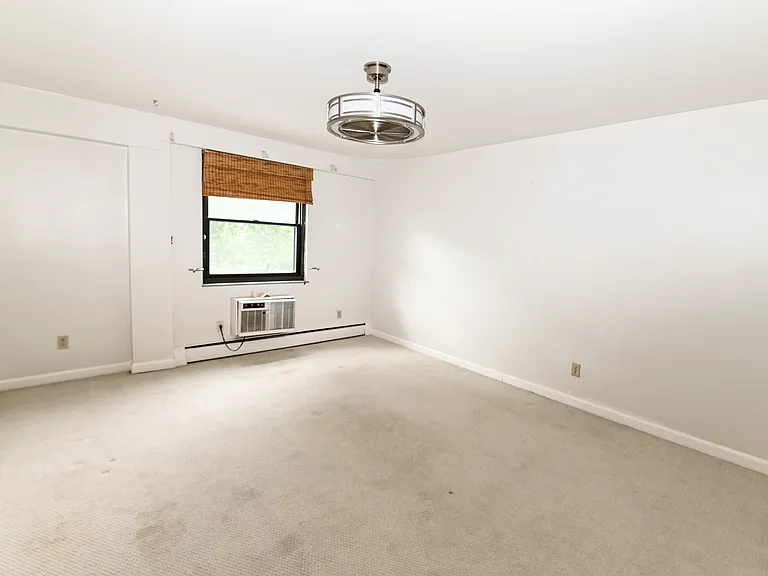 1815 William Howard Taft Rd #207 — Photo 3