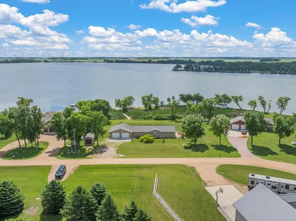 1559 Dickson Dr, Hendricks, MN 56136