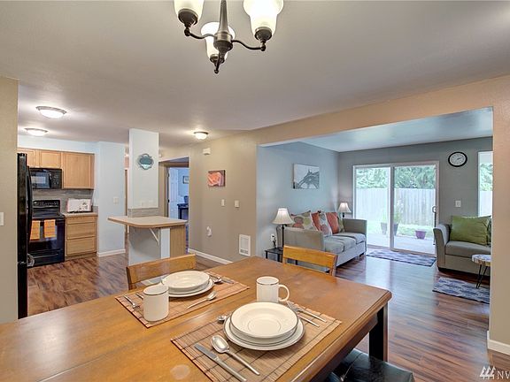 5th image of 8828 Meridian Pl NE APT 102