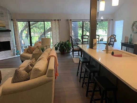 4th image of 104 Horseshoe Bay Blvd Unit 8