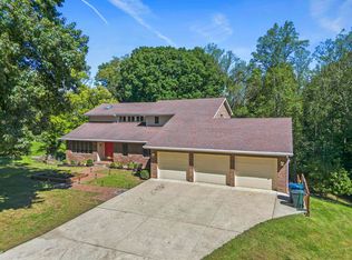 2215 Raintree Ct, Ashland, KY 41101