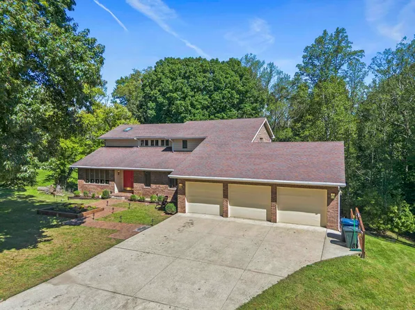2215 Raintree Ct, Ashland, KY 41101