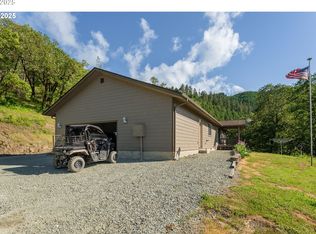 460 Huckleberry Mount Ln, Riddle, OR 97469