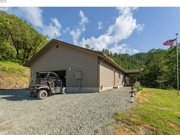 460 Huckleberry Mount Ln, Riddle, OR 97469