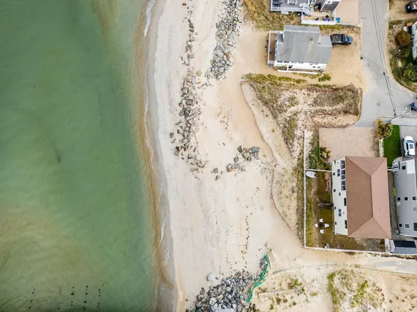 8 Portsmouth Avenue, Seabrook, NH 03874