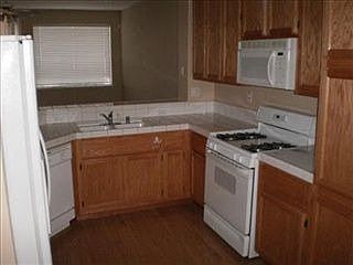 1st image of 728 Hillswick Cir