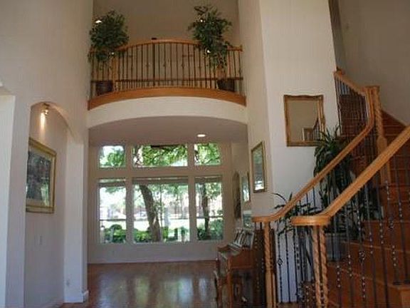 3rd image of 1100 Country Club Ct