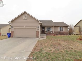 2109 Thompson Dr, Junction City, KS 66441